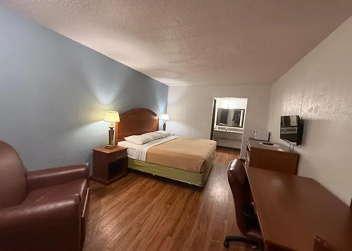 Relax & Motel Mattoon